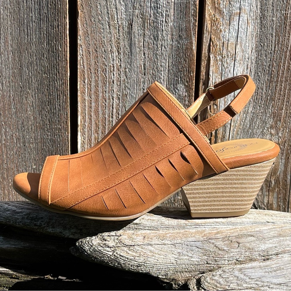 Natural Soul All thru Comfort Dayna sandal size 7.5 M